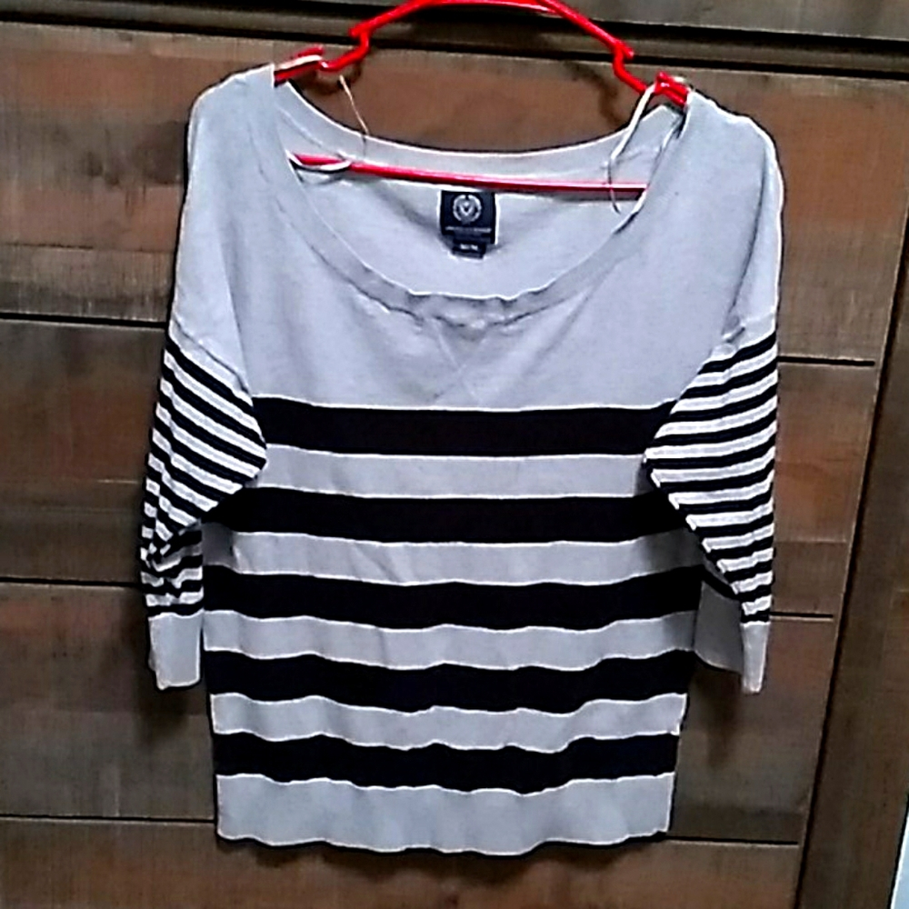 American eagle half sleeve sweater top